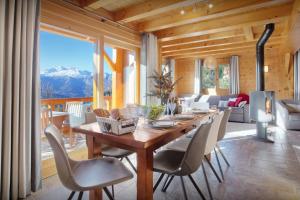 Chalet Tekoa - OVO Network
