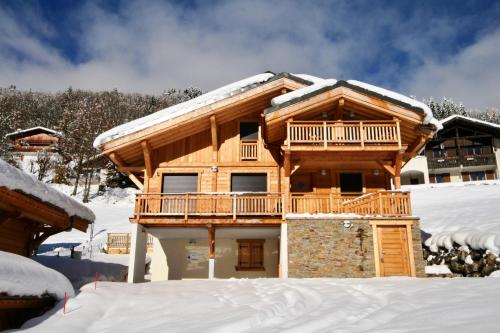 Chalet Timbers - Light and modern - sleeps 6 - Les Gets