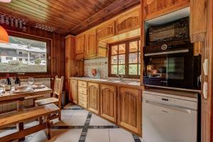 Chalet CHALET Trois Bois - Alpes Travel - LES HOUCHES - sleeps 8 186 Chemin des Grands Vanays 74310 Les Houches Rhône-Alpes