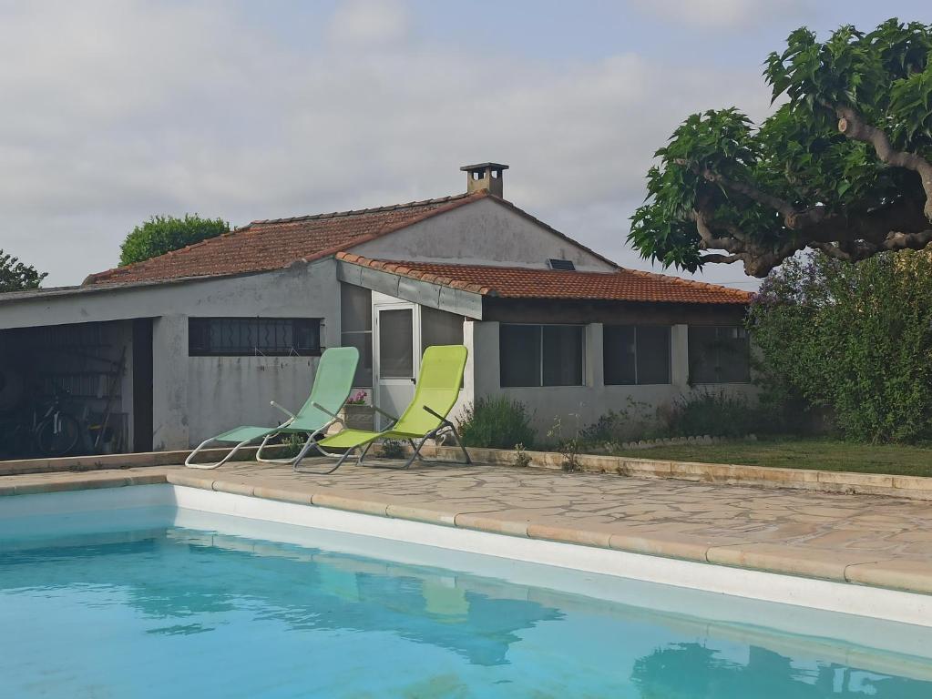 Chalet Chalet typique au coeur de la Petite Camargue 135 Rue du Crey 30600 Vauvert