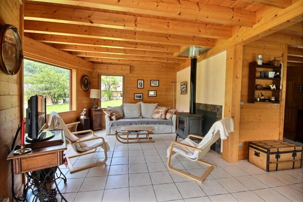 Chalet CHALET WIFI - LE BIOT - 8 PERSONNES - CHALET MORAND route du chef lieu, Gys 3701 74430 Le Biot