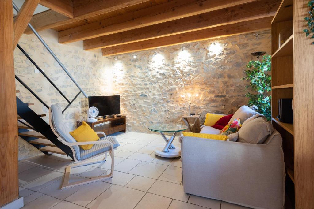 Chalet with mountain view and 2 min walk from the city center