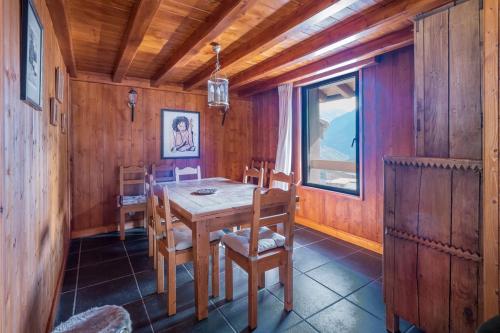 Chalet With TerraceNice View In Courchevel