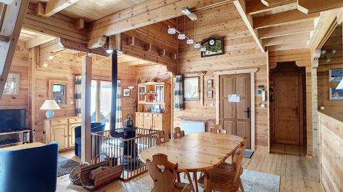 Chalet Chalet chaleureux - 9 personnes - 3km des pistes - proche Morzine - Iaorana Impasse Rives de Dranse 61 Saint-Jean-dʼAulps