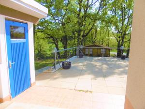 Charmant chalet en bois équipé confortablement
