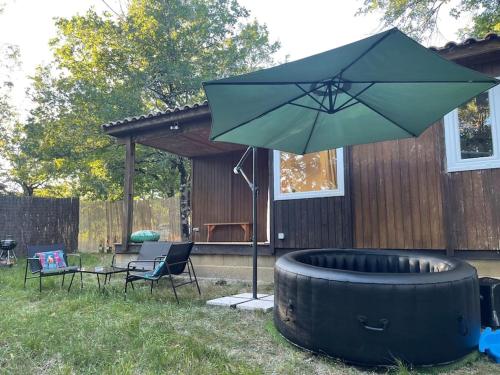 Charmant chalet jungle avec balneo