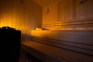 Charmante Cabane dans les arbres avec jacuzzi et sauna