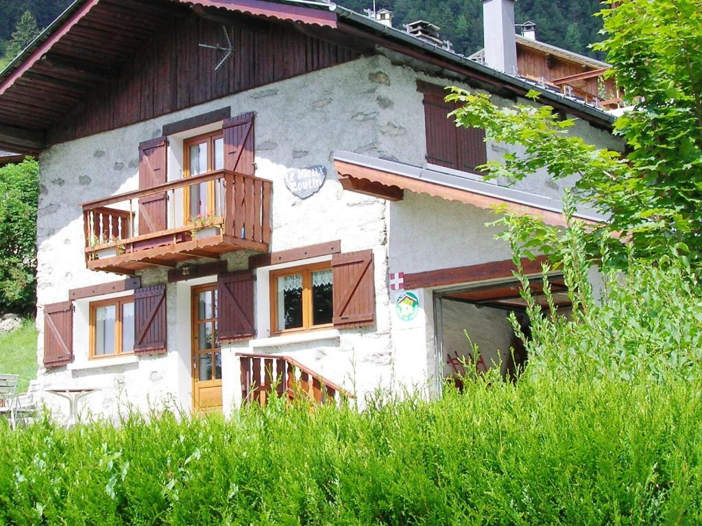 Chalet Charming Chalet in Champagny en Vanoise near Ski Area  73350 Le Villard