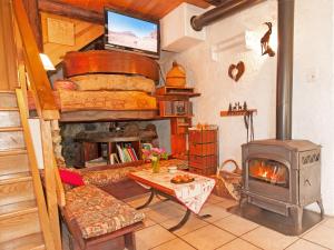 Charming Chalet in Champagny en Vanoise near Ski Area