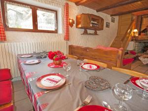 Charming Chalet in Champagny en Vanoise near Ski Area