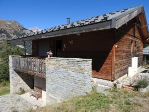 Charming chalet in Villarodin near lake beach