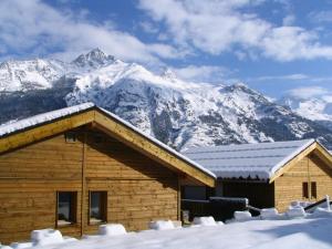 Charming chalet in Villarodin near lake beach