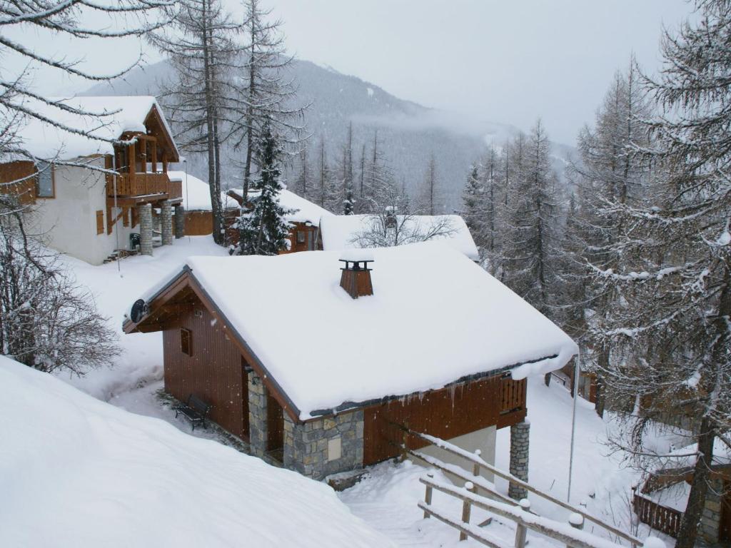 Chalet Charming chalet with a fire place and great view on Mont Blanc  73210 Peisey-Nancroix