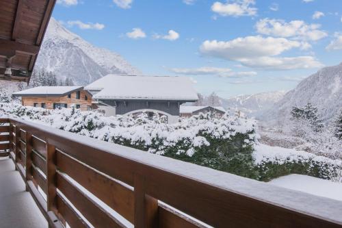Charming chalet with garden at Les Bossons - Welkeys