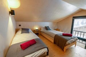 Charming mini-chalet nearby the ski slopes and La Clusaz center - Welkeys