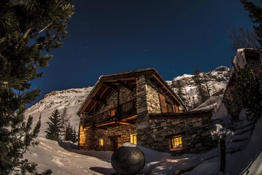 Chalet CHBRA Magnifique chalet au calme procheremontees mecaniques Rte de lIseran 73150 Val dʼIsère