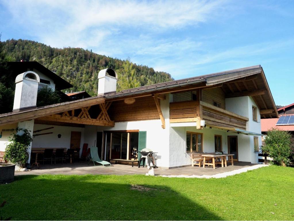 Maison de vacances Chalet Chiemgau Birkenweg 1, 83242 Reit im Winkl