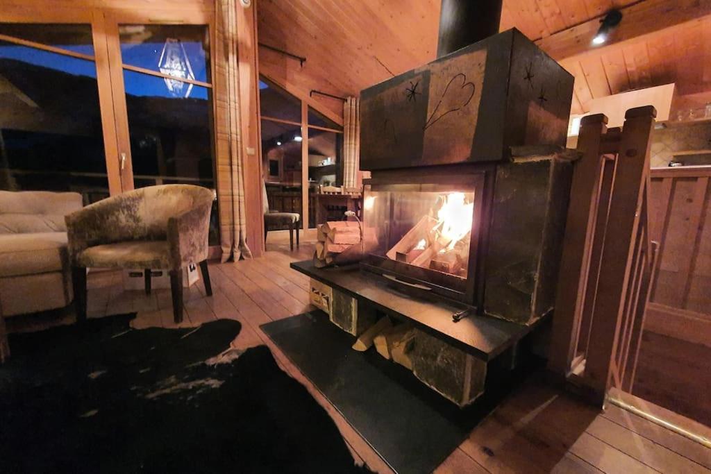 Cosy 4 bedroom chalet with hot tub (Chalet Velours) Route du Crey, 73440 Saint-Marcel