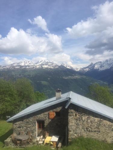 Séjour à la ferme Chalet d'Alpage du Folliex attention validez votre réservation par téléphone 834, rue de la Tulipe d'Aime Aime-La-Plagne