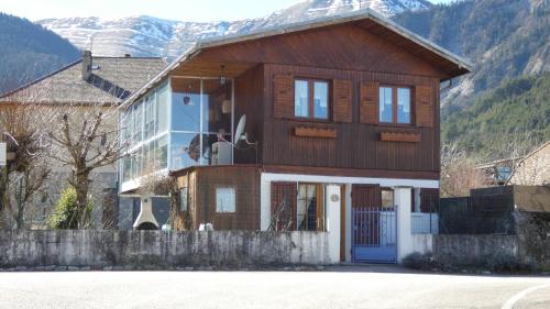 Chalet Chalet dans village Rue de la Fonderie d'Or N°550 Saint-Maurice-en-Trièves