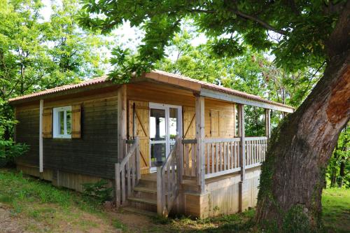 Chalet Chalet de 3 chambres avec piscine partagee jardin et wifi a Gravieres Quartier Lachamp Gravières