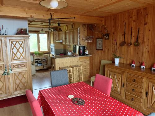 Chalet Chalet de 4 chambres avec jardin amenage a Ax les Thermes a 1 km des pistes 26 Rue des Chalets Ax-les-Thermes