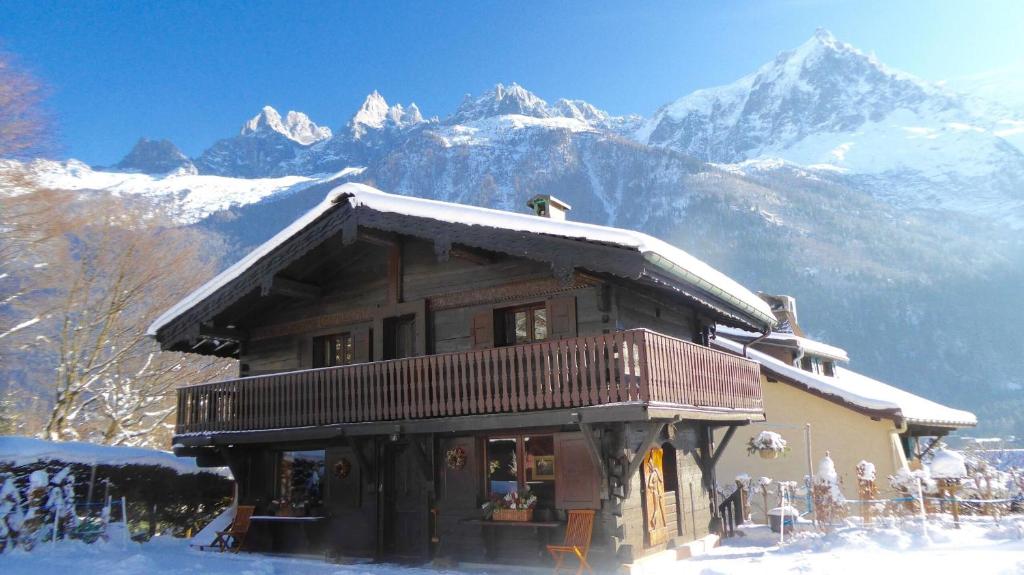 Chalet Chalet de Florence Vue MontBlanc 163 Chemin de la Croix des Pècles, 74400 Chamonix-Mont-Blanc