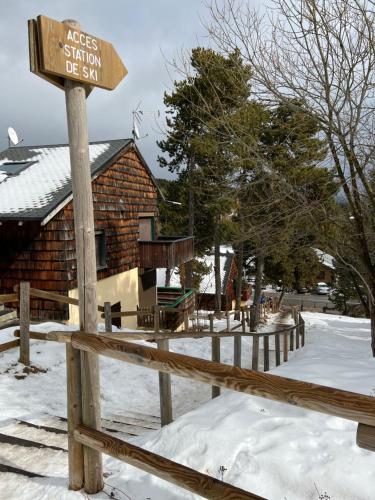 Chalet chalet de l ours 3 rue du bac,les forestieres 1.chalet numero 7 Bolquère-Pyrénées 2000