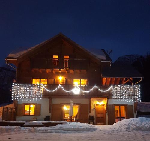 Chalet de Pont-Peyron Gîte de La Marmotte Orcières france