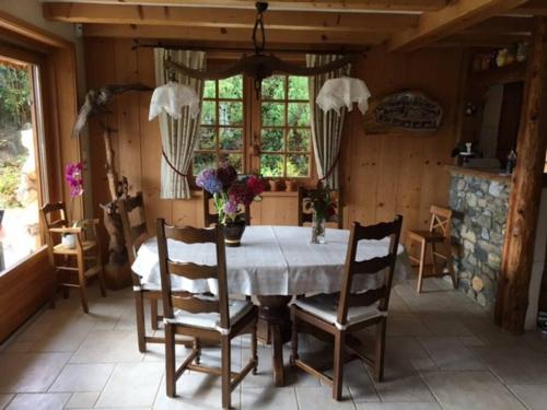 Chalet Chalet des fleurs vue exceptionnelle chaine du Mont-Blanc 121 Route du Medonnet Combloux