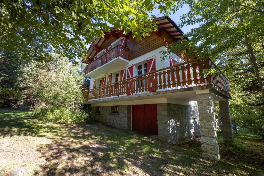 Maison de vacances Chalet des Melezes 9 Rue des Mélèzes, 66210 Font-Romeu-Odeillo-Via