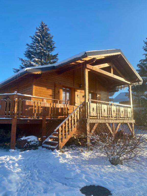 Chalet Chalet des Moineaux Chalet numéro 12 Chemin du Bois, 39150 Saint-Laurent-du-Jura