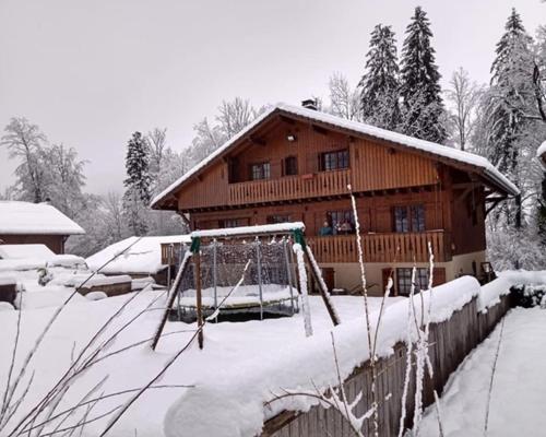 B&B / Chambre d'hôtes Chalet Esprit Chemin du Bois Lombard, 74440 Morillon