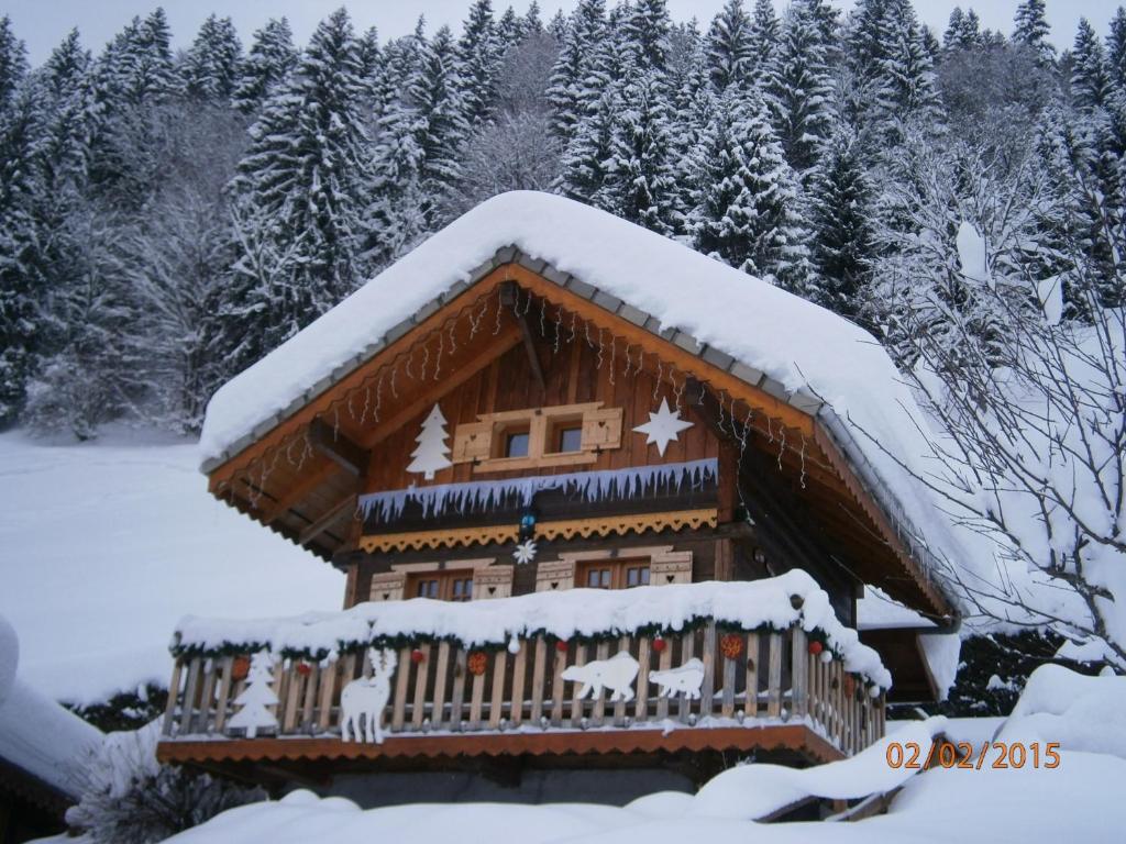 Chalet Chalet Fleur des Neiges Les Mellies 2207 Route de la Villaz, 74430 Saint-Jean-dʼAulps