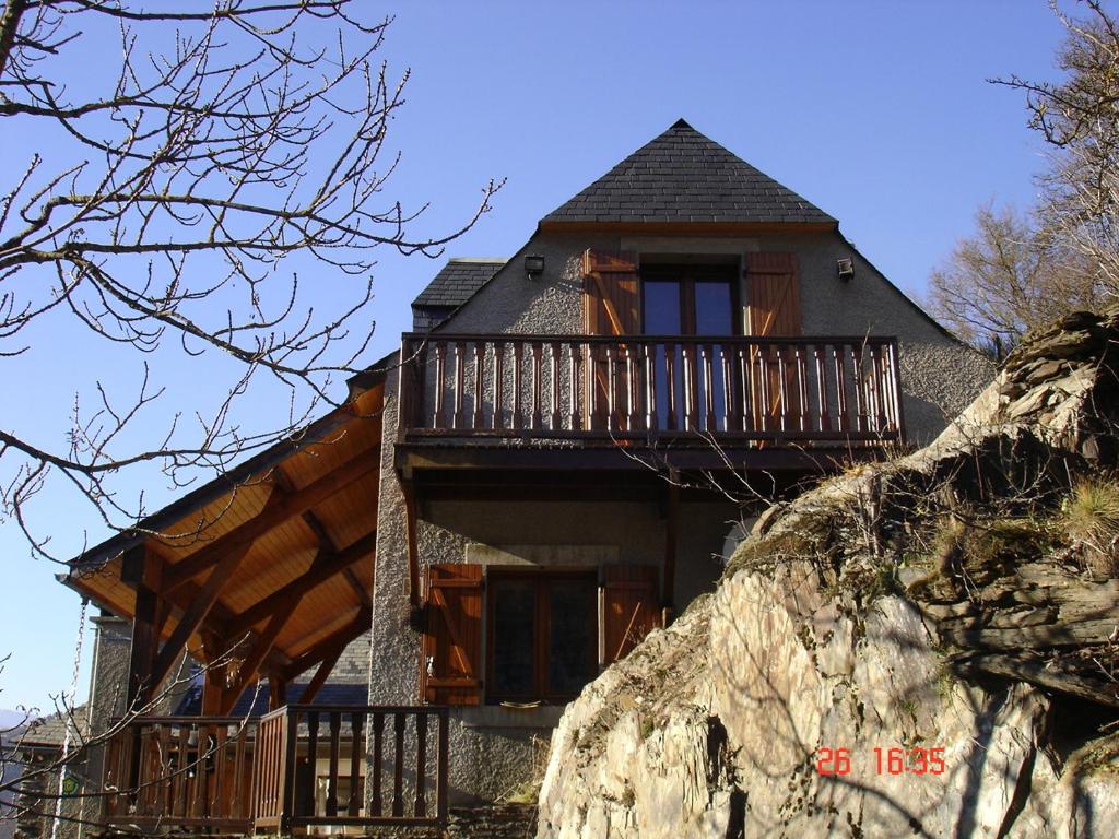 Chalet Gîte familial Fouga gites hameau de Pouy chemin de Serragnes 65240 Bareilles