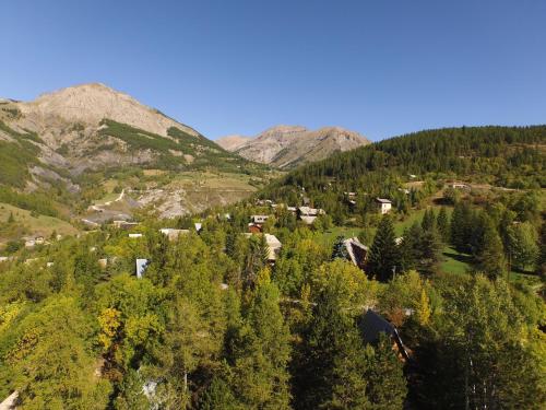 Grand Chalet 15 personnes. Vue exceptionnelle . Plein sud