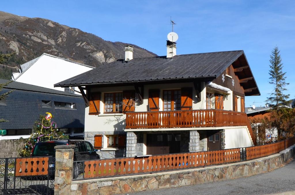 Chalet Grand Chalet St-Lary centre 13 à 15 pers 28 Avenue Sainte Marie 65170 Saint-Lary-Soulan