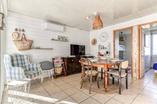Maison de vacances Chalet Grazel - Pour 10 à 200m de la plage Avenue des Cormorans - Rangée 3 Gruissan