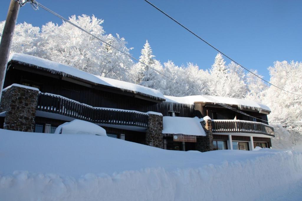 Hôtel Chalet Hotel Les Marmottes 2 étoiles NN Les Monts d'Olmes Rue du Montagnard, 09300 Montferrier