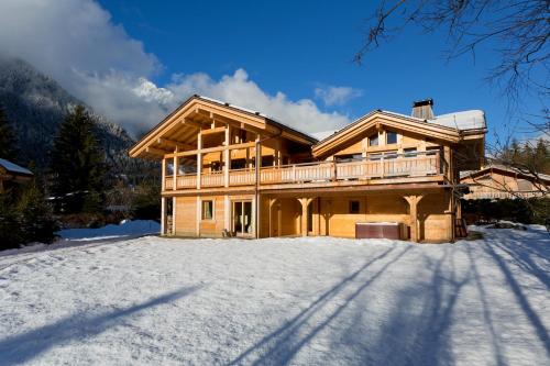 Chalet Isabelle Mountain lodge 5 star 5 bedroom en suite sauna jacuzzi Chamonix-Mont-Blanc france
