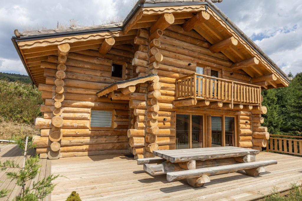 Maison de vacances Chalet L Axurit - Familial Jacuzzi Sauna 3 lotissements Las Fustes, 66210 La Cabanasse