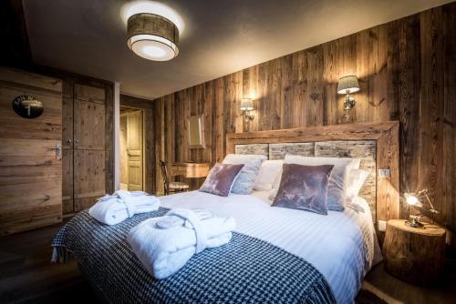 B&B / Chambre d'hôtes CHALET L'ETAGNE 71 rue du Lac Courchevel