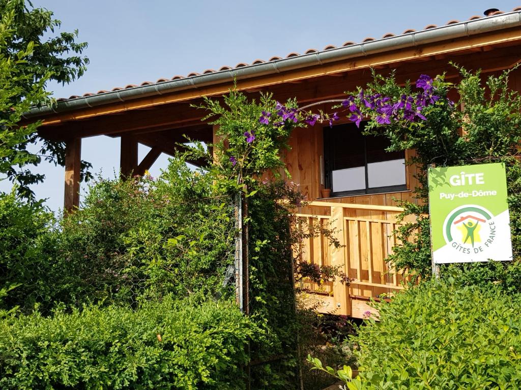 Chalet La cabane du jardin Les Mathieux 63160 Bongheat