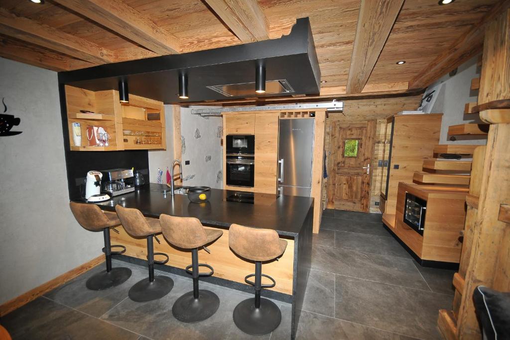 Chalet La cabane luxury apartment in the heart of the village 6, le bourg Rd1091 05320 La Grave