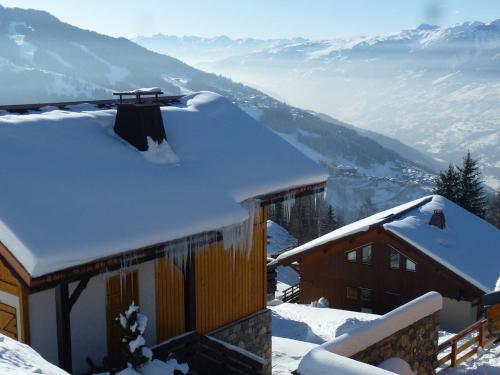 Chalet Chalet Landry-Vallandry, 6 pièces, 10 personnes - FR-1-411-499 Chalet de charme 10 personnes à Vallandry situé dans un quartier calme et résidentiel Landry