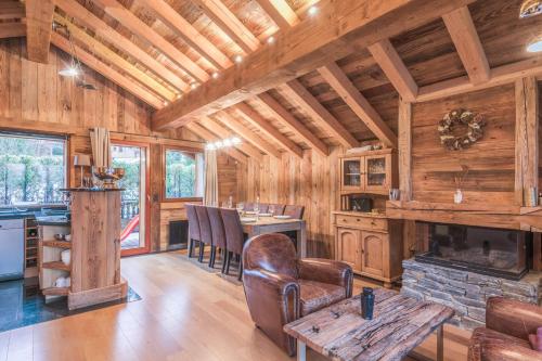 Large and familial chalet near the runs in Megève - Welkeys