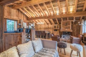 Large and familial chalet near the runs in Megève - Welkeys