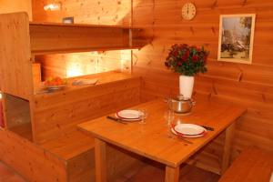 Chalet Le Barlèt23 pers Hameau des Chazals Nevache Hautes Alpes les chazals chalet Barlet 05100 Névache Provence-Alpes-Côte d\'Azur