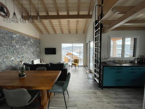 le bleu du lac Sauna et Spa