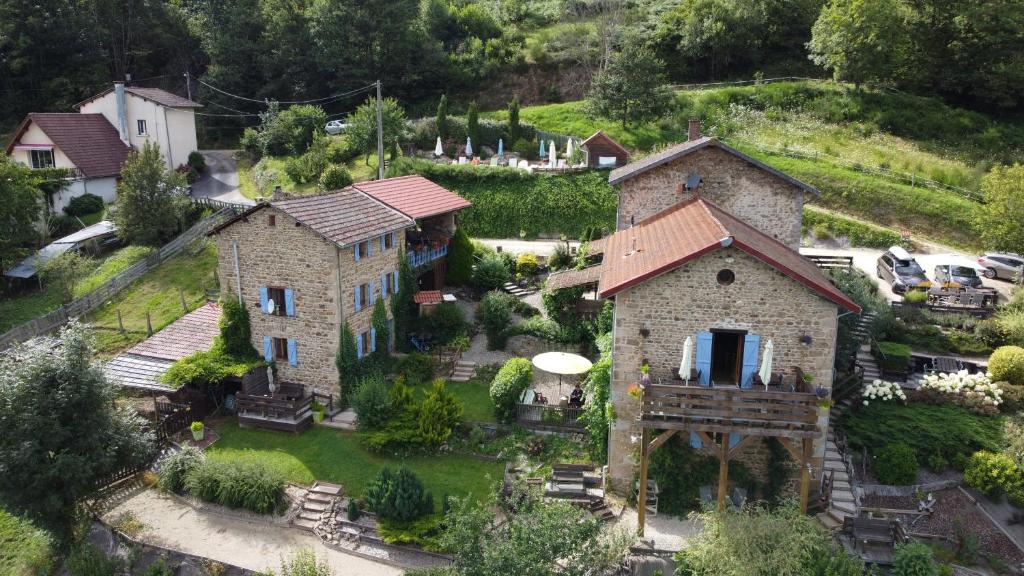 le bleu du lac Sauna et Spa